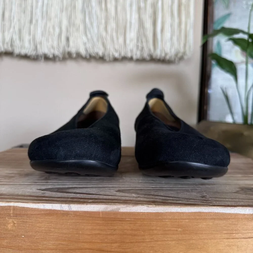 Wolkey Black Suede Slip on Comfort Rubber Bottom Sole Ballet Flats Size 10.5